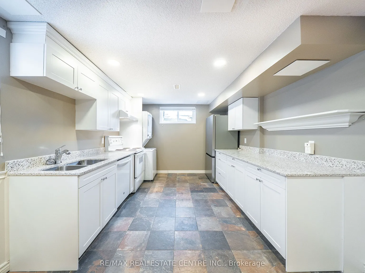 2 bed, $1,650 — Photo 3