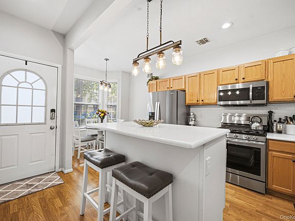 4th image of 38 Avery Court