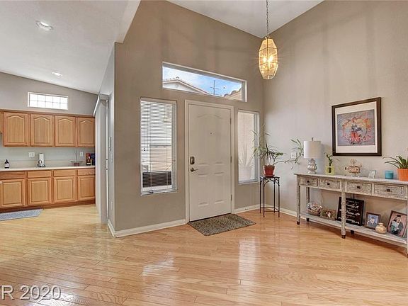 4th image of 247 Big Horn Dr #B