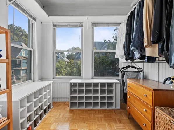 51 Dekoven Court image 16 of 31