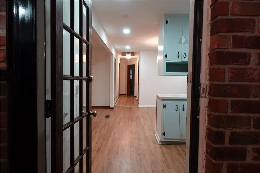 3 bed, 2.0 bath, 1500 sqft, $1,850 — Photo 3