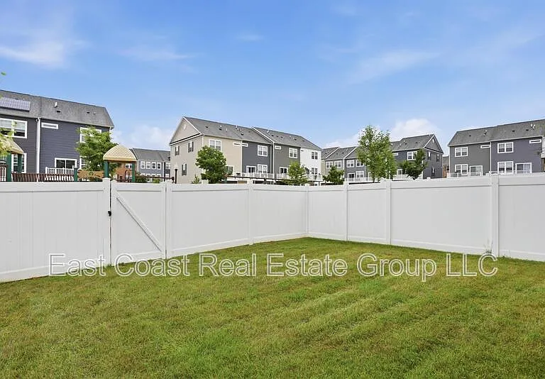5123 Ironsides Dr — Photo 33