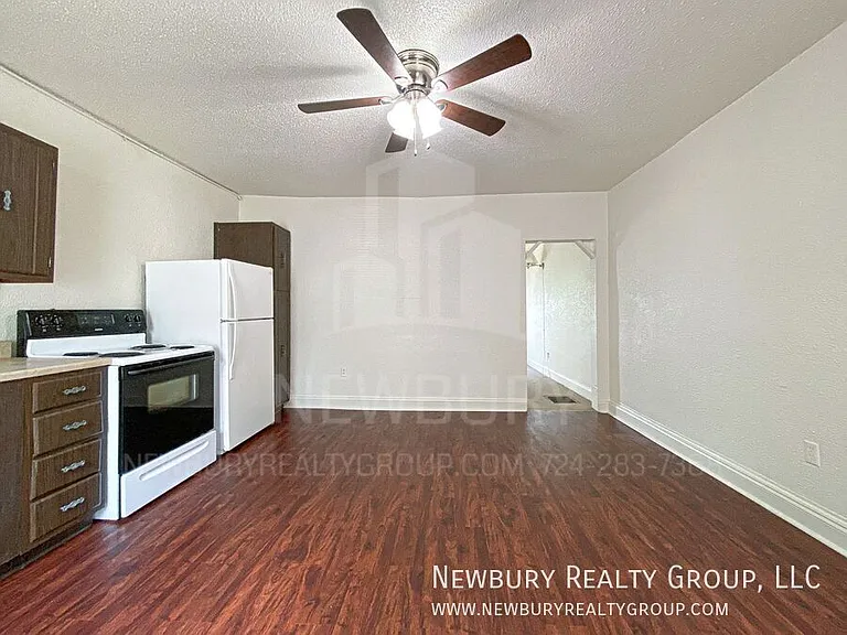 37 Hickory St — Photo 8