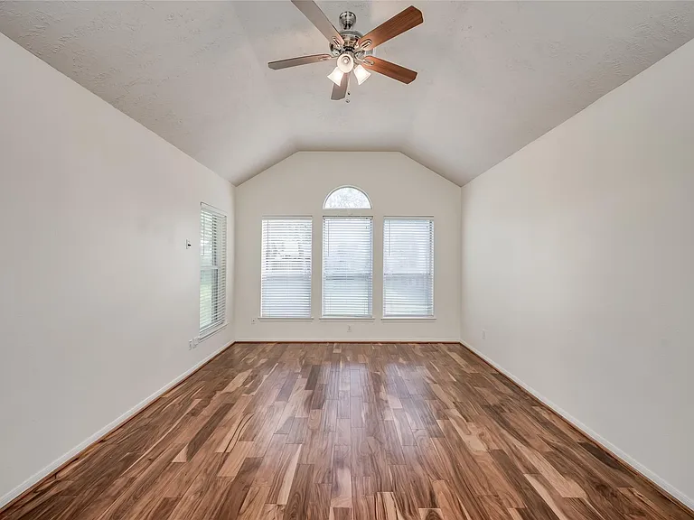 3402 Caloway Ct — Photo 15
