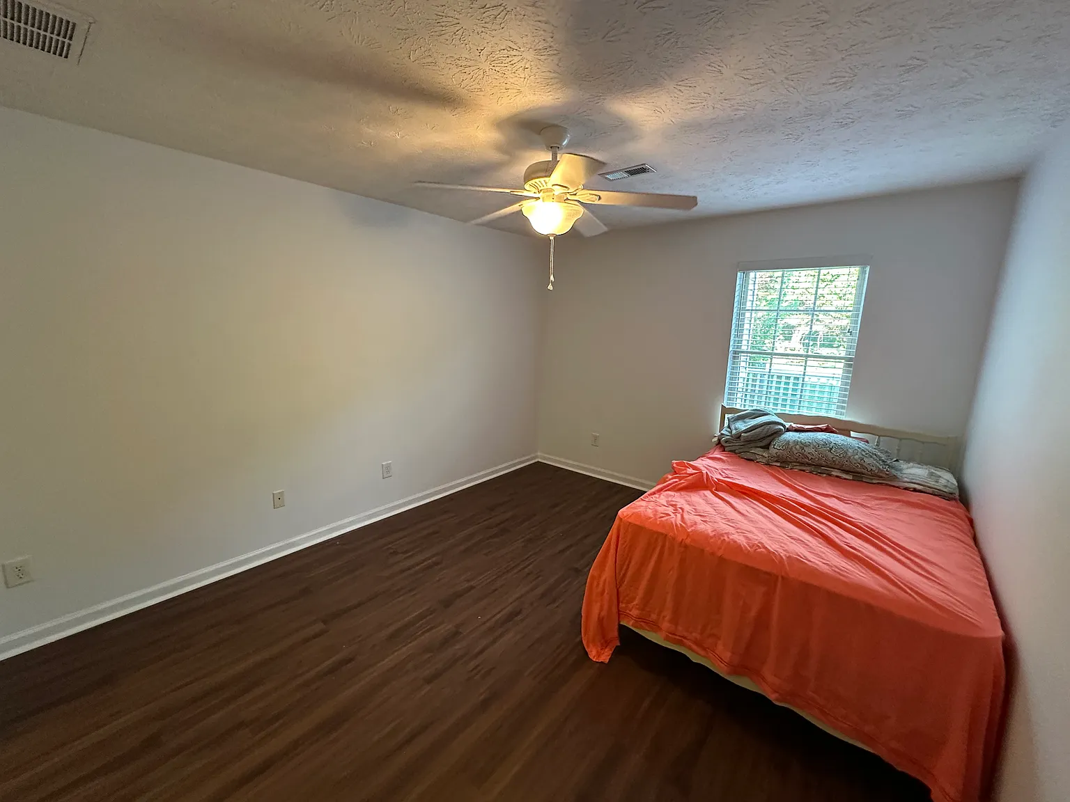 2 bed, 1650 sqft, $2,300 — Photo 2