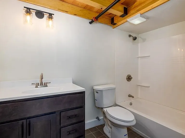 1 Central St #5 — Photo 7