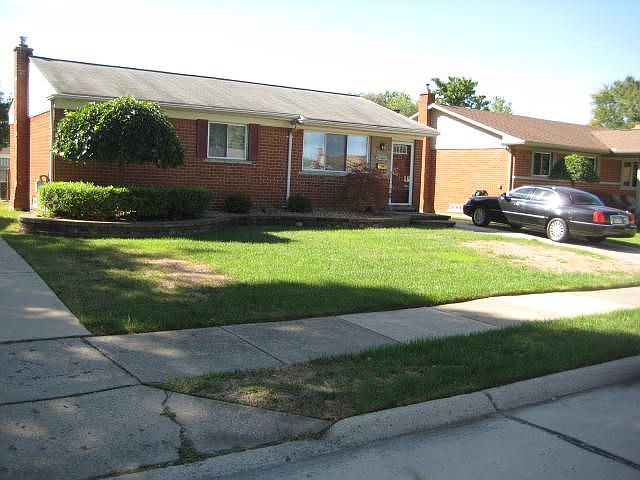 1st image of 30059 Balmoral St