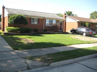 30059 Balmoral St, Garden City, MI 48135