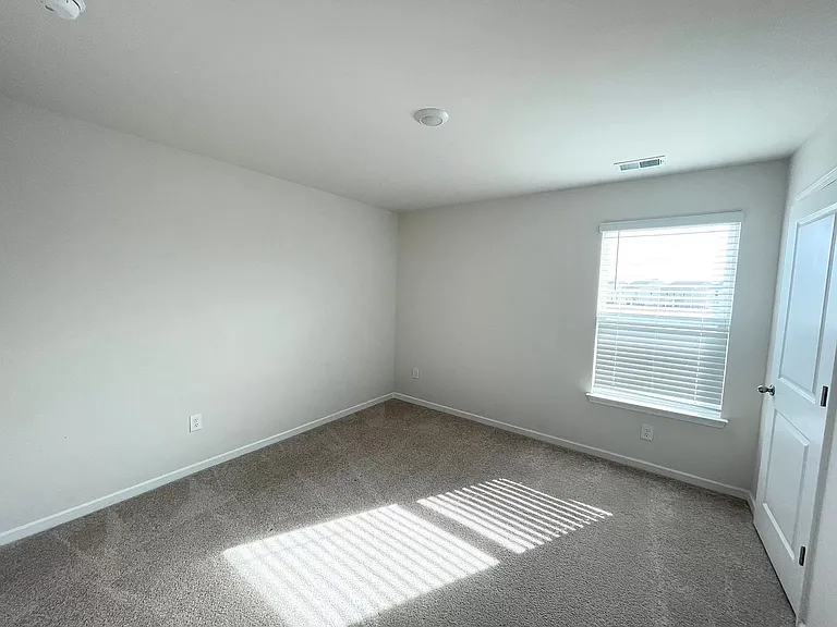 1048 Flintshire Dr — Photo 24