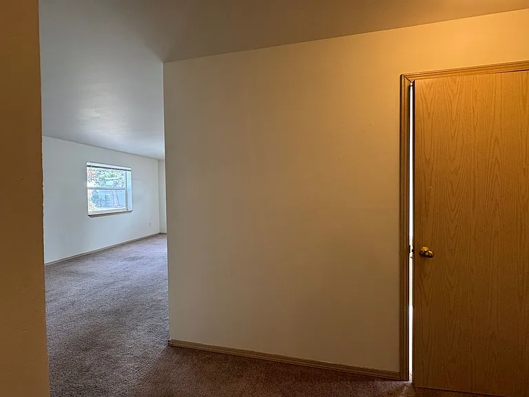 1501 H St #101 — Photo 3