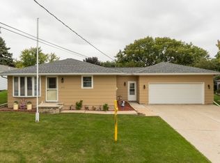 1405 Peters Rd, Kaukauna, WI 54130