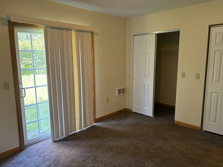 4165 Pine Ave — Photo 7