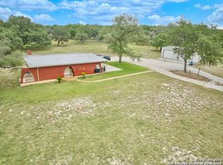 1115 Hummingbird Ln, Adkins, TX 78101