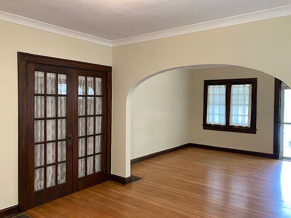 3rd image of 6003 N Park Ave