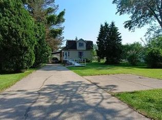 435 Riverbank St, Wyandotte, MI 48192