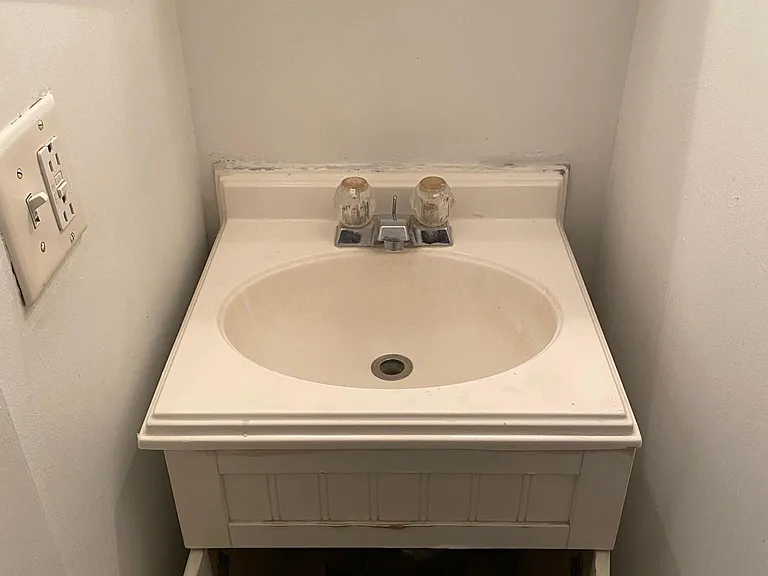 929 N Burdick St #929 — Photo 8
