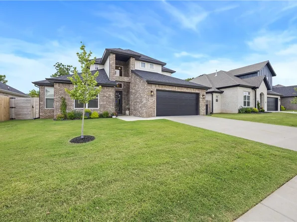 1100 Whistler St, Bentonville, AR 72713