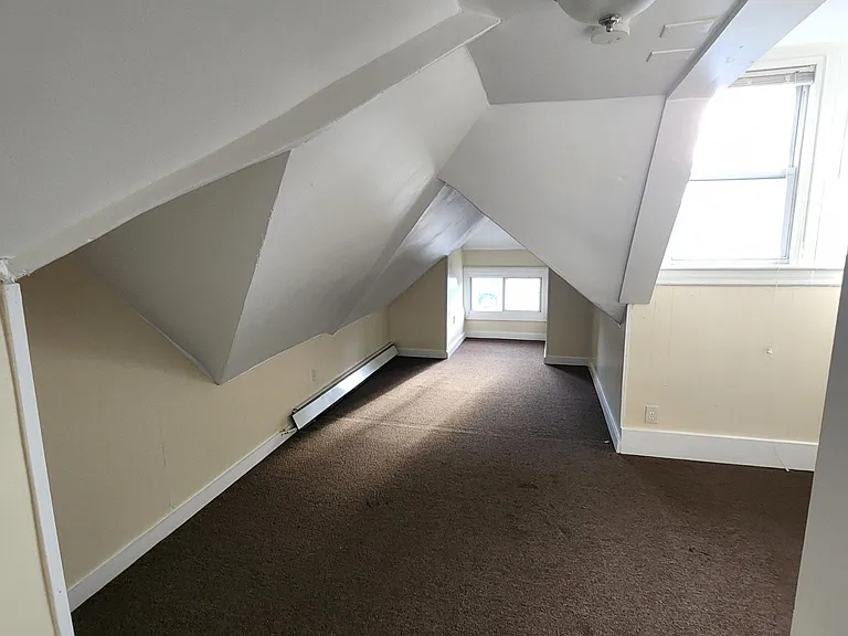 240 Maple St #3 — Photo 5