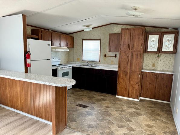 1402 Chicopee Rd, Benson, NC