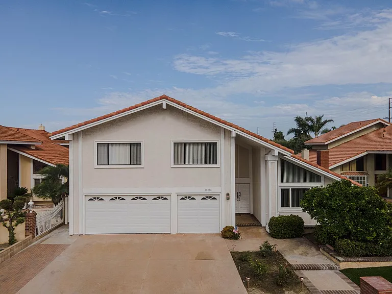 18950 Mount Walton Cir — Photo 38