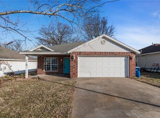 2400 SW Choctaw St, Bentonville, AR 72712