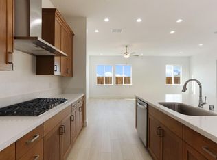 2227 Paramount Ln, Manteca, CA 95337