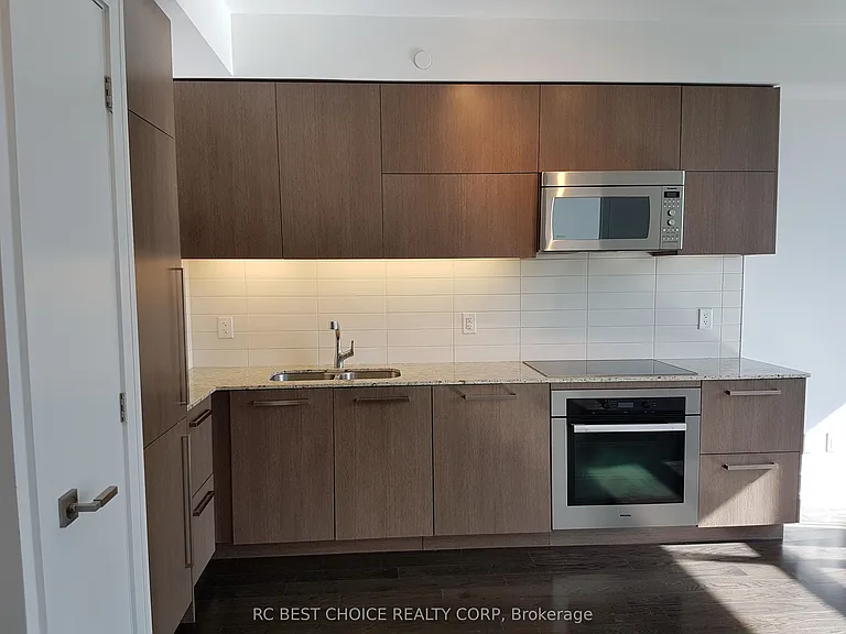 170 Avenue Rd #405 — Photo 14