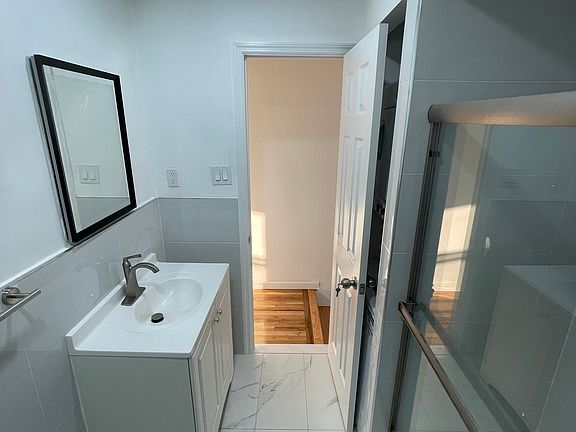 5th image of 138 Bay 49th St Floor 3