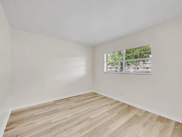 23 Abbey Ln #202 — Photo 14
