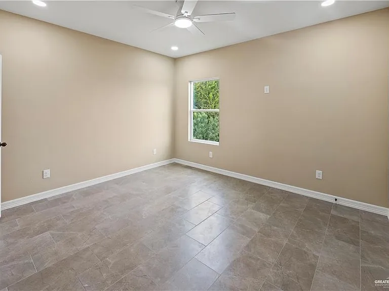 1405 E Karen St #A — Photo 8