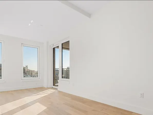 58 Vanderbilt Avenue image 1 of 13