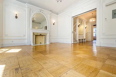 Rented by Dixon Advisory USA Inc.