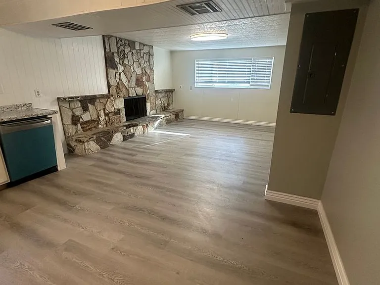 1416 W Harris Ave — Photo 4