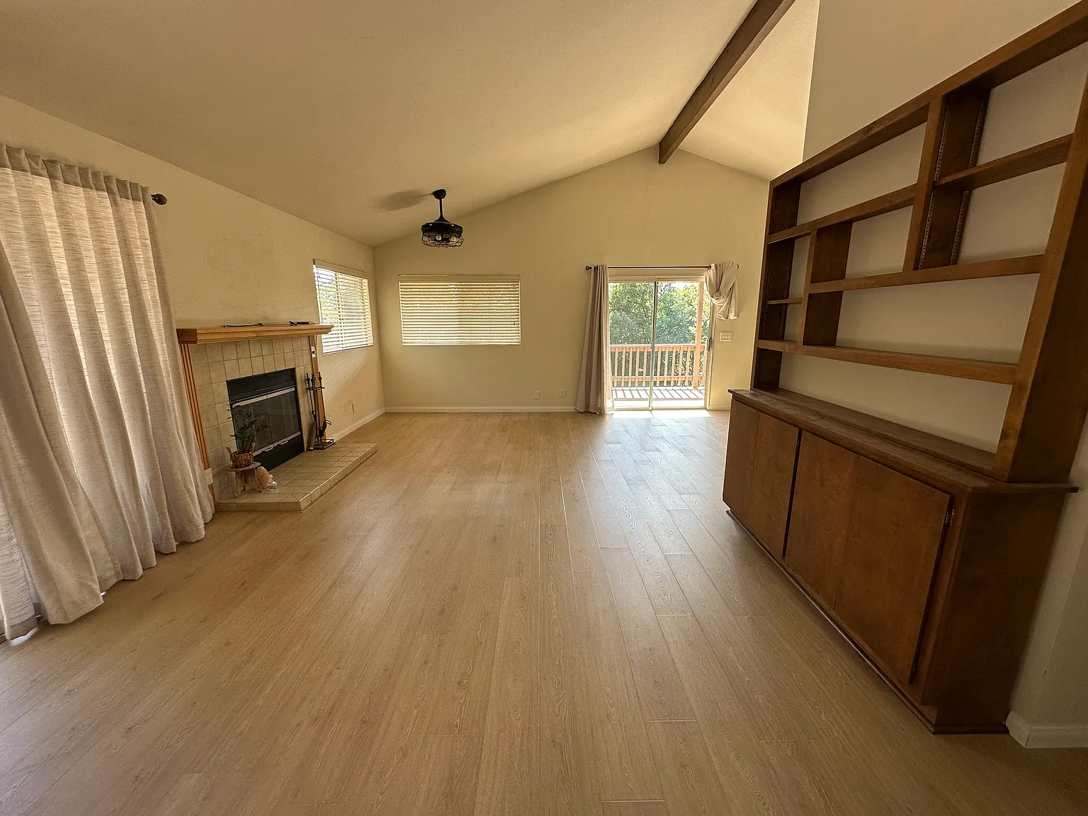 4210 Hendrickson Rd — Photo 4