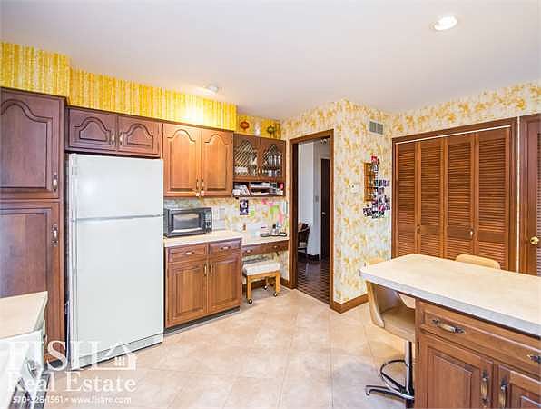 2nd image of 1732 Clarion Dr