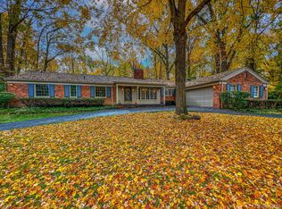 28303 Forestbrook Dr, Farmington Hills, MI