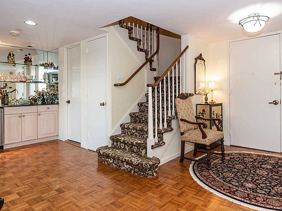 4th image of 111 Cherry Valley Ave Penthouse 2