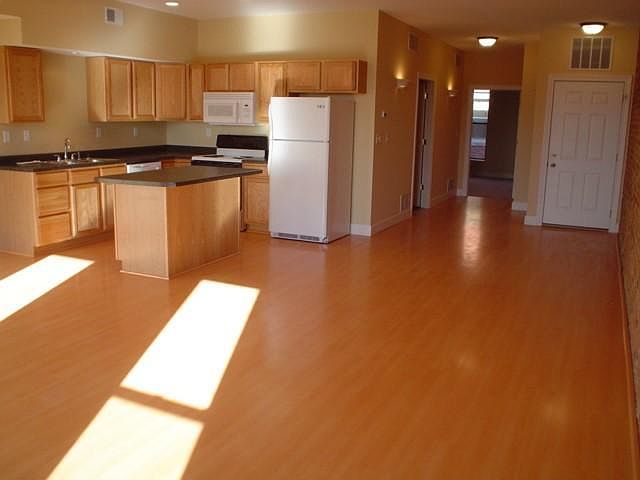 1st image of 118 Warner Ct #A