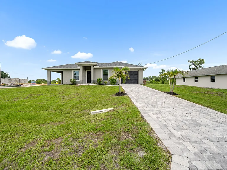 655 Chemstrand St E — Photo 32