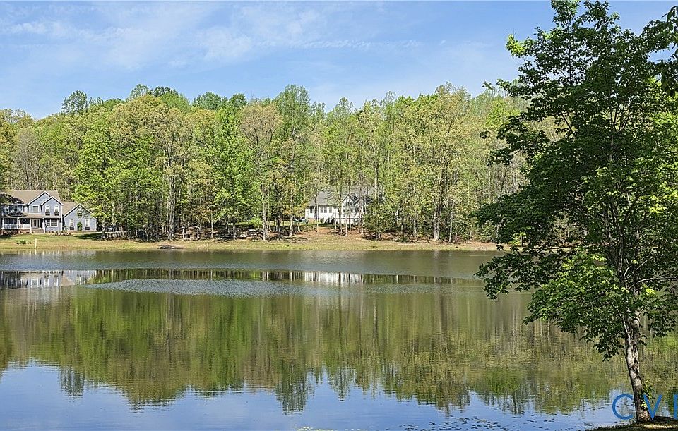 1st image of 4410 Windsor Lake Dr