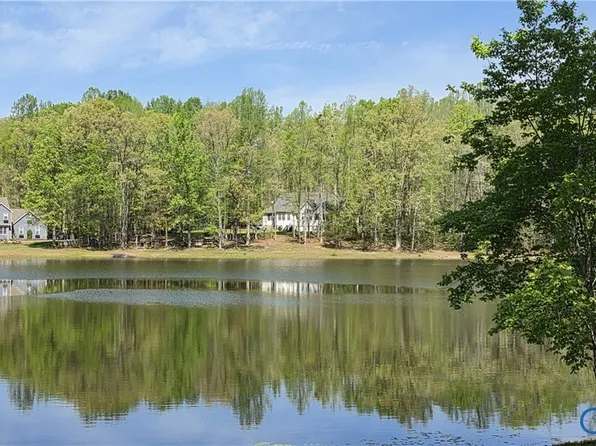 4410 Windsor Lake Dr, Louisa, VA 23093