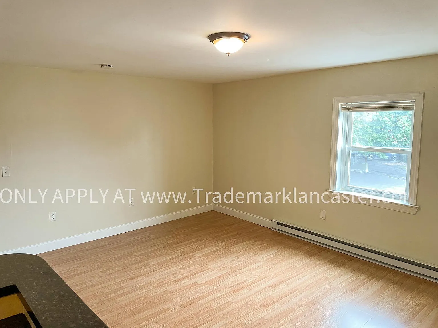 1 bed, 1.0 bath, 500 sqft, $1,075 — Photo 2