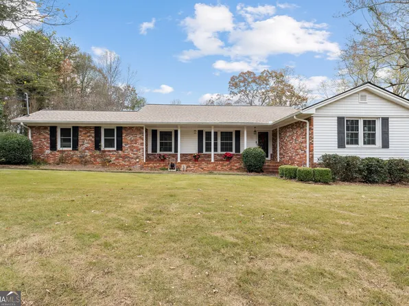 2090 Skyline Dr, Gainesville, GA 30501