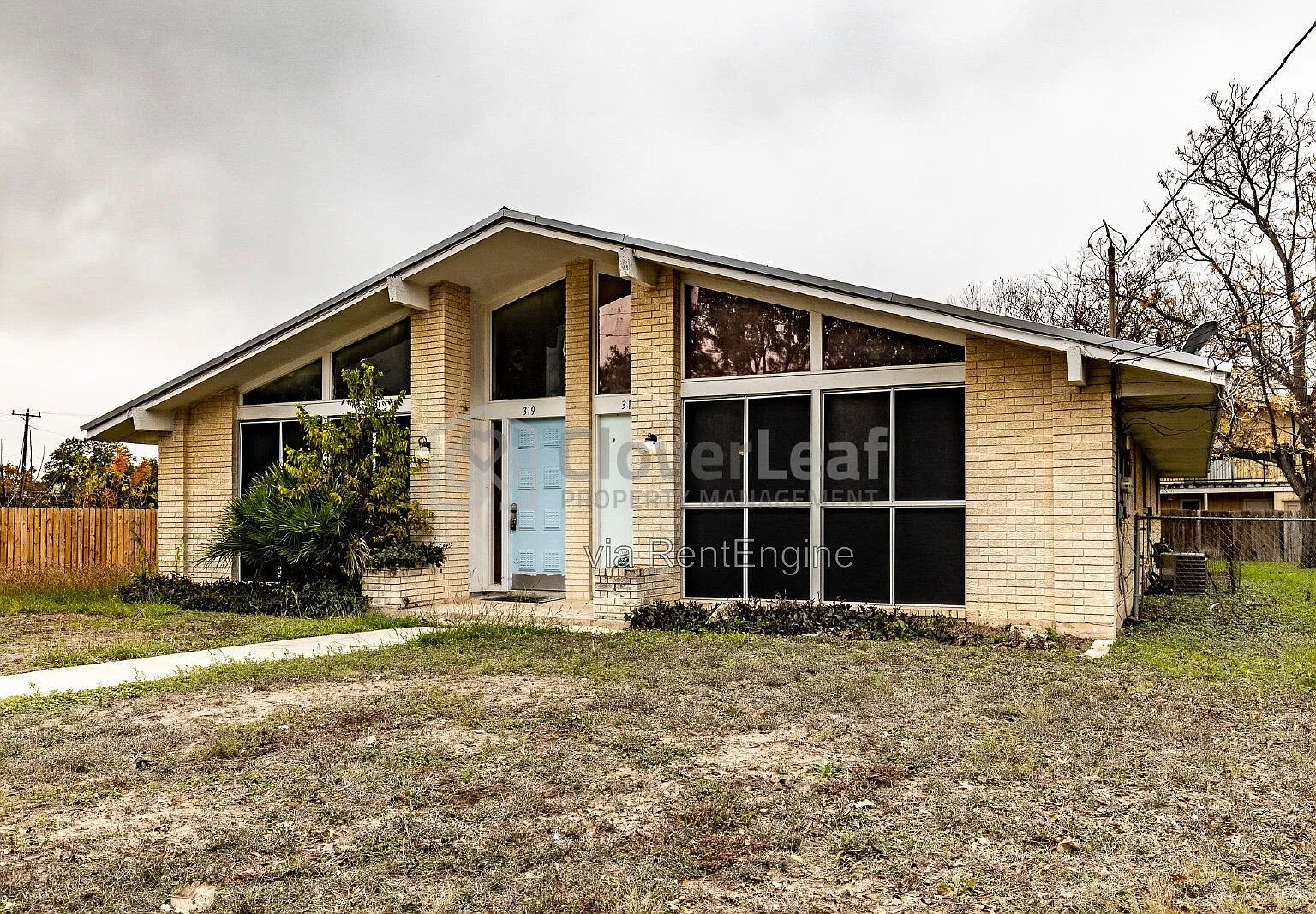 2 bed, 1.0 bath, 1197 sqft, $1,100 — Photo 1