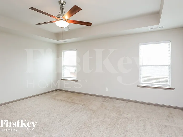 270 Freedom Pkwy — Photo 8