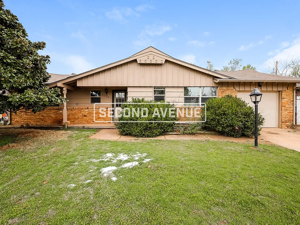 6328 N Hammond Ave