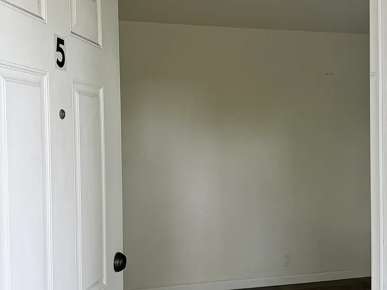 1100 Windermere Ave #5 — Photo 2