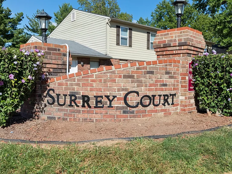 Surrey Court Apartments — Photo 17