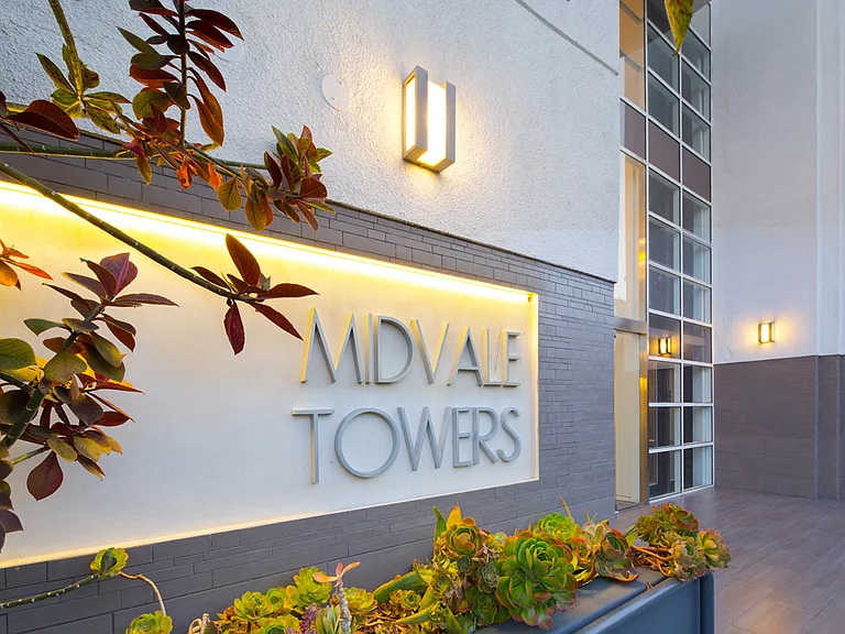 Midvale Towers — Photo 1