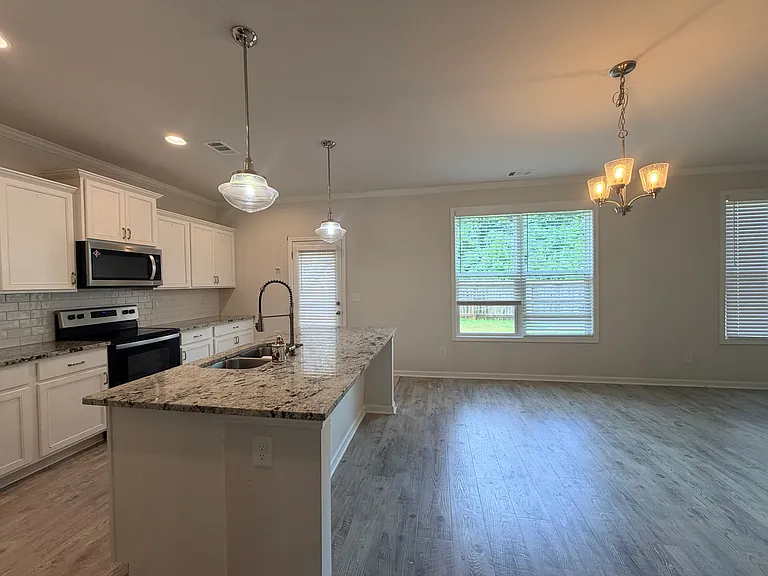 766 Gordon St — Photo 6